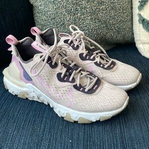 Nike NSW React Vision - pink purple size 10